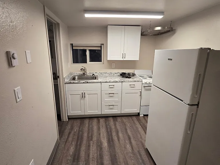 404 W University Way #4 — Photo 1