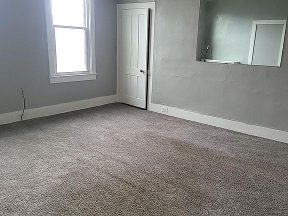 3rd image of 19 James St Unit 2