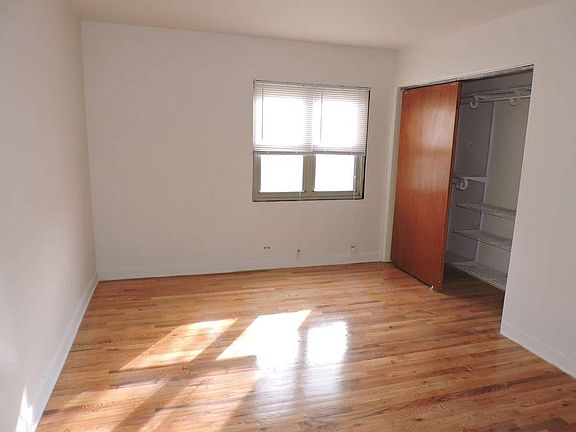 3rd image of 817 Seward St #2B