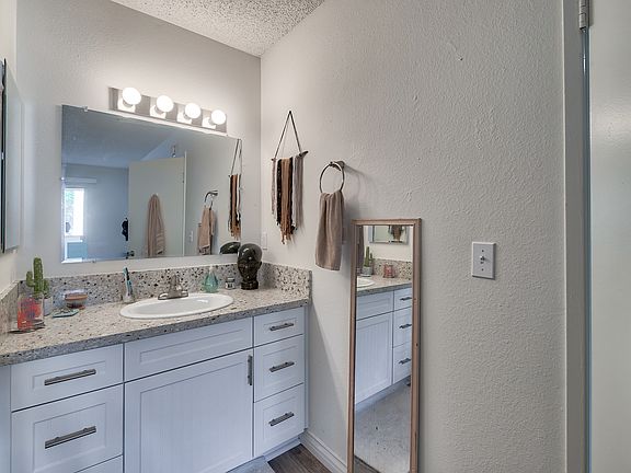5th image of 2675 G St #16