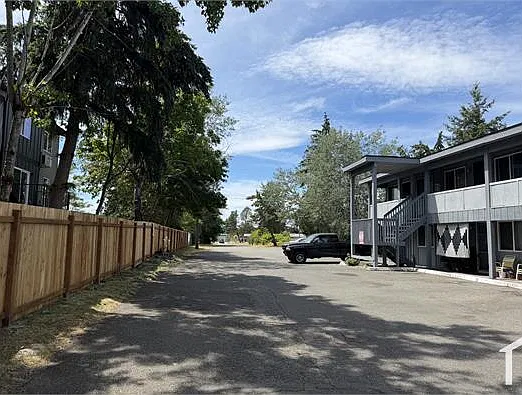 1 bed, 570 sqft, $1,575 — Photo 3