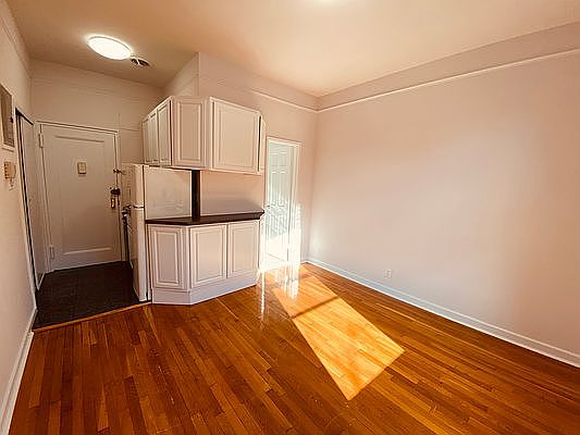 2nd image of 369 W 51st St #3P