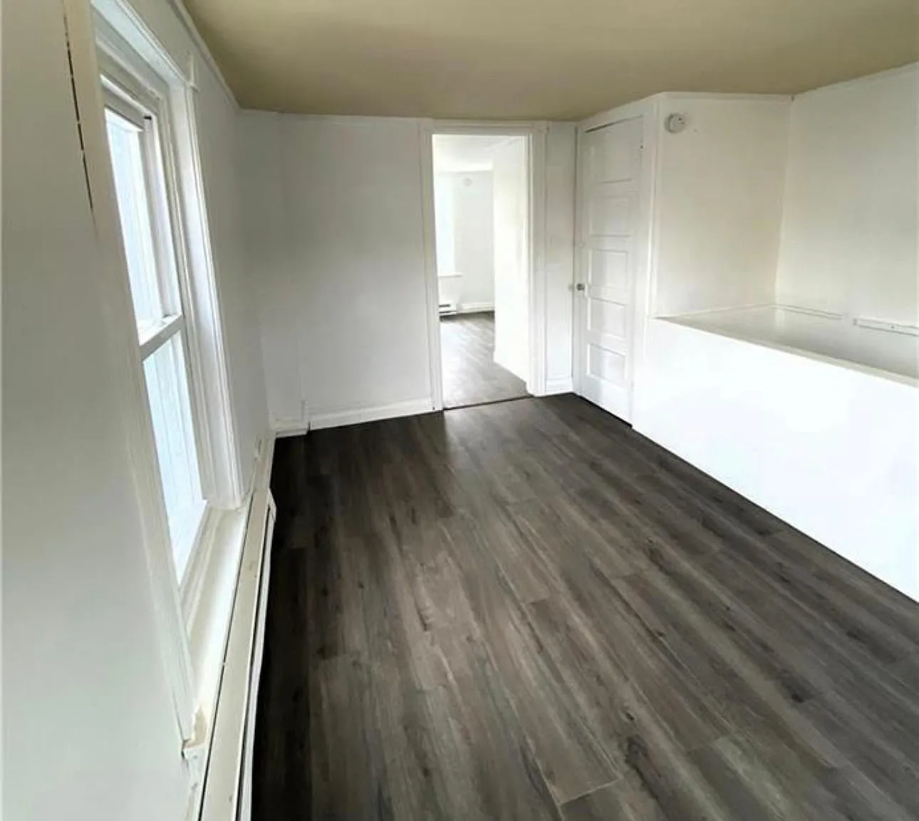 711 N Fountain St — Photo 2