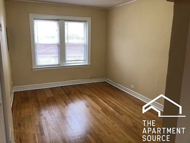 4454 W Diversey Ave #2E — Photo 5