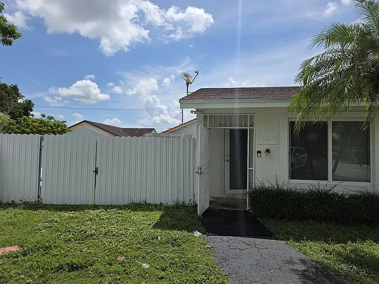 16203 SW 302nd St — Photo 3