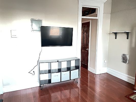 3rd image of 552 Putnam Ave Floor 2