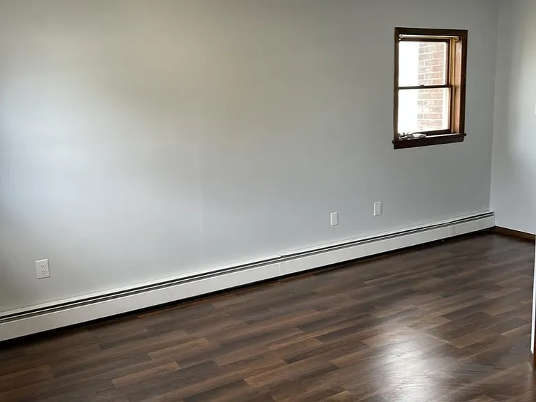 10 Ridge St — Photo 12
