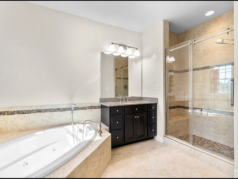 208 Bottsford Ave — Photo 21