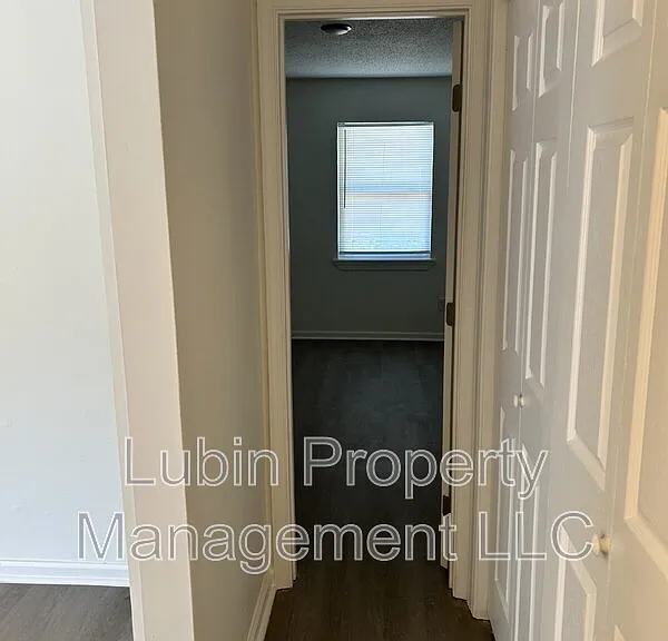 1699 Pendleton St #1 — Photo 7