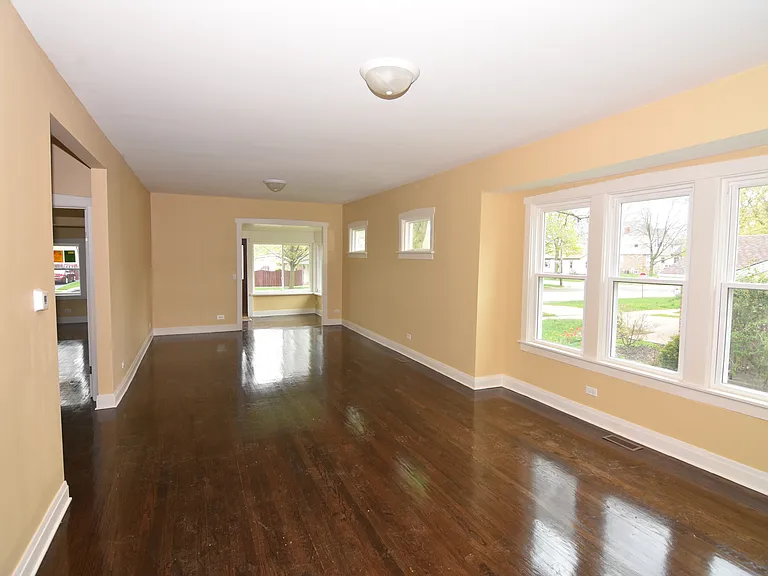 9761 Schiller Blvd — Photo 2