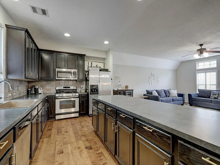 3323 Masters Point Dr — Photo 8