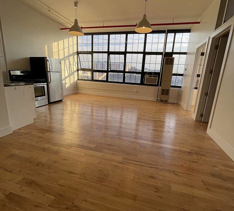 1st image of 279 McKibbin St #30