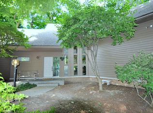 3630 Fox Hunt Dr, Ann Arbor, MI