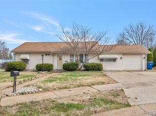 3240 Lynros Ct, Saint Ann, MO 63074