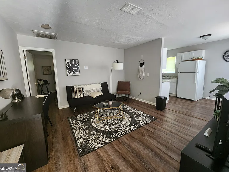 917 Oakview Ave #D — Photo 13