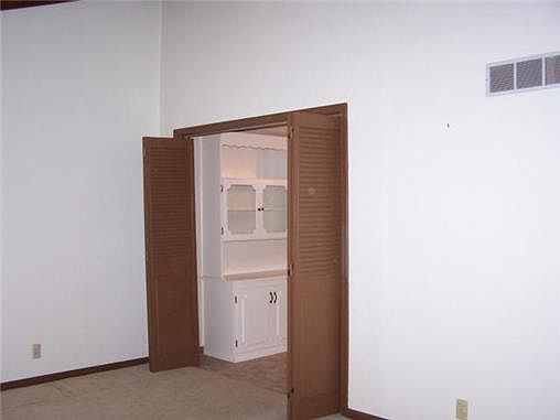 3rd image of 427 Monterey Ave