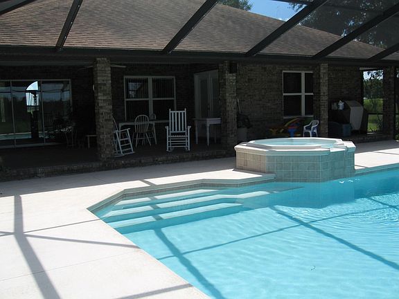 Pool/Lanai