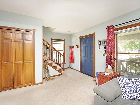 5th image of 15 E Park Ave