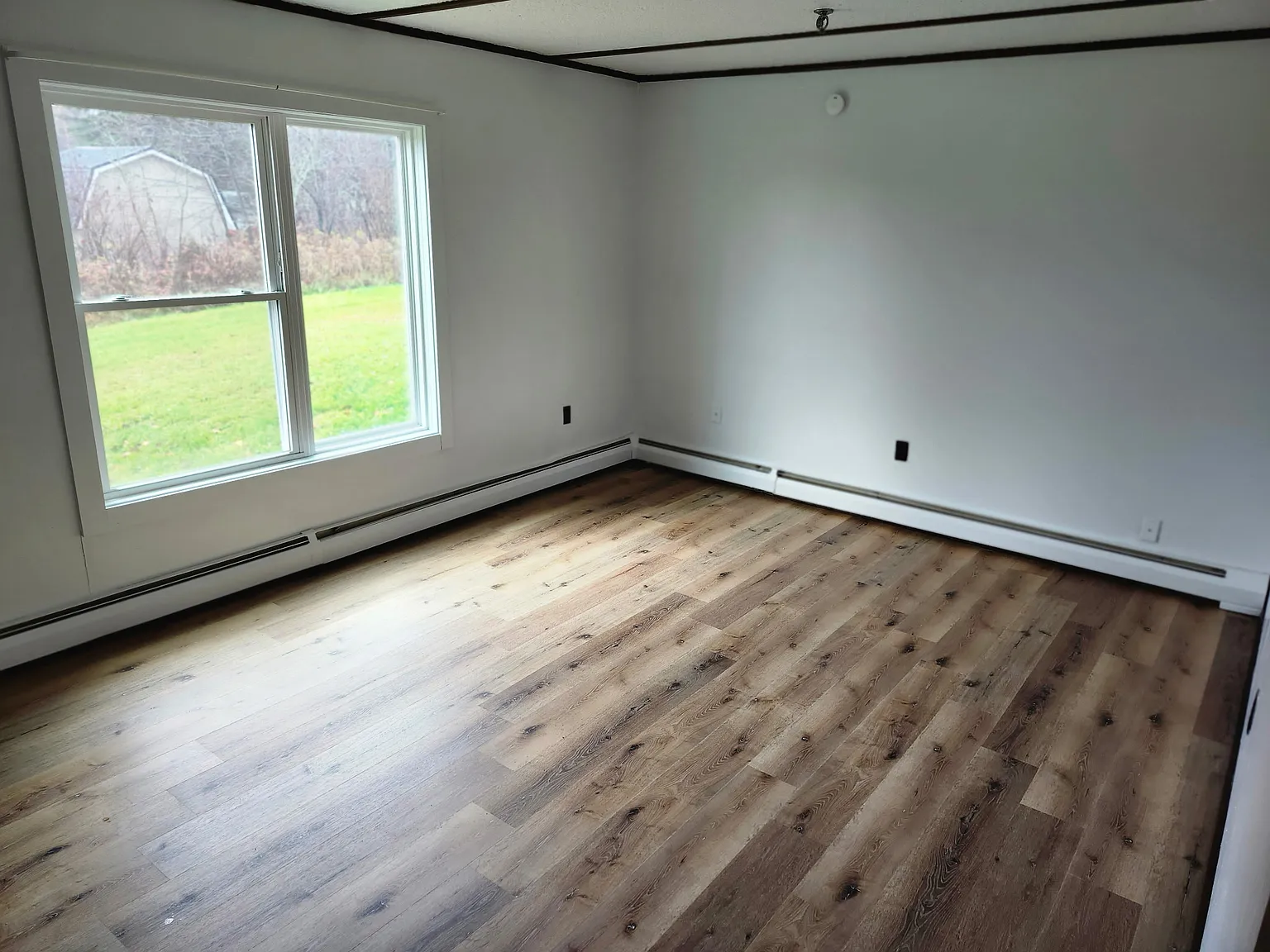 109 Marion Dr — Photo 2