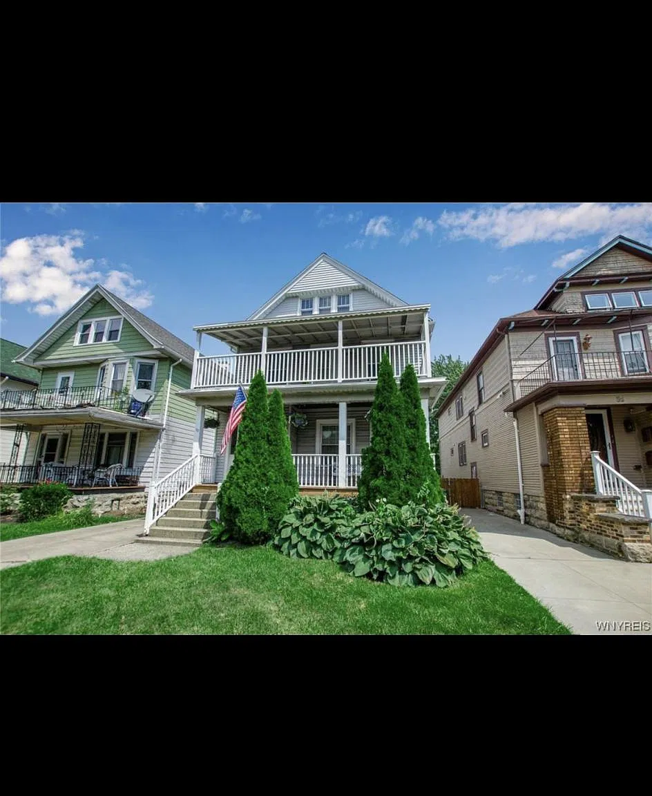 2 bed, 2402 sqft, $1,700 — Photo 1