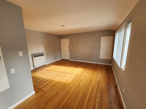 5th image of 2259 Williams St