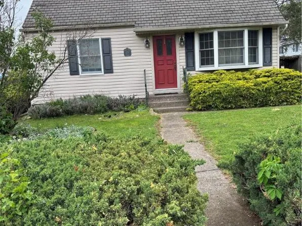 517 Henry St, Hellertown, PA 18055