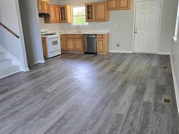 5th image of 2806 Micmac Dr