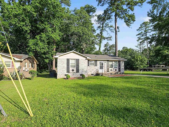3rd image of 3621 Baywater Dr