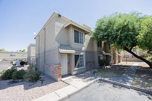 1055 W 5th St #18 Photo 1