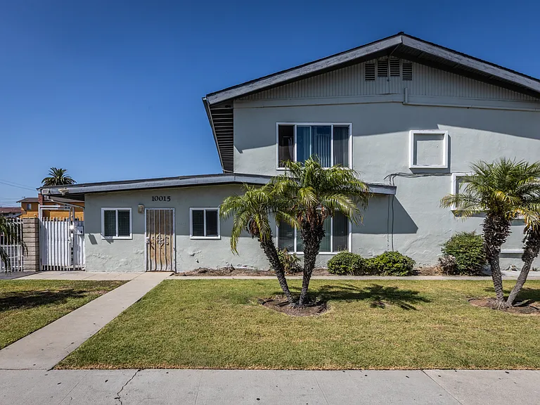 10015 Alondra Blvd — Photo 2