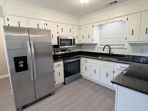 5th image of 5904 Valerie Dr