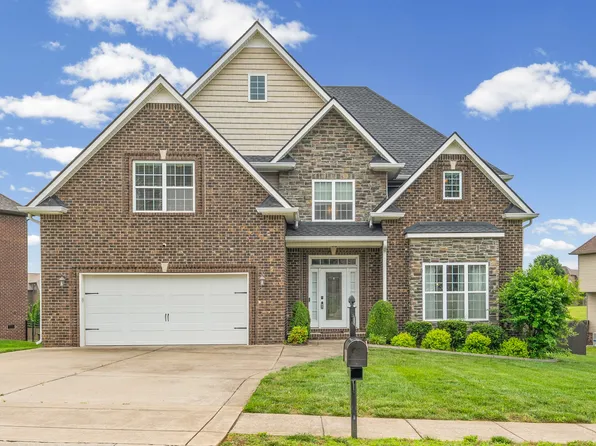 420 Clover Meadows Ct, Clarksville, TN 37043