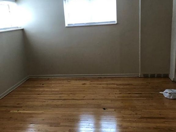 5th image of 129 Curry Ave