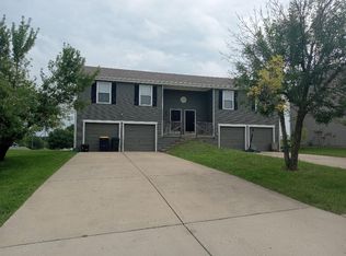 7329 N Laurel Ave, Kansas City, MO 64158