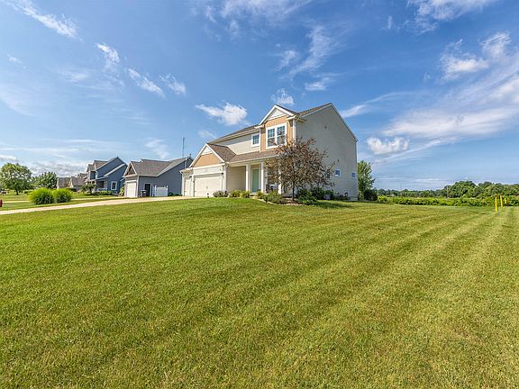 3rd image of 4674 Lauren Ln