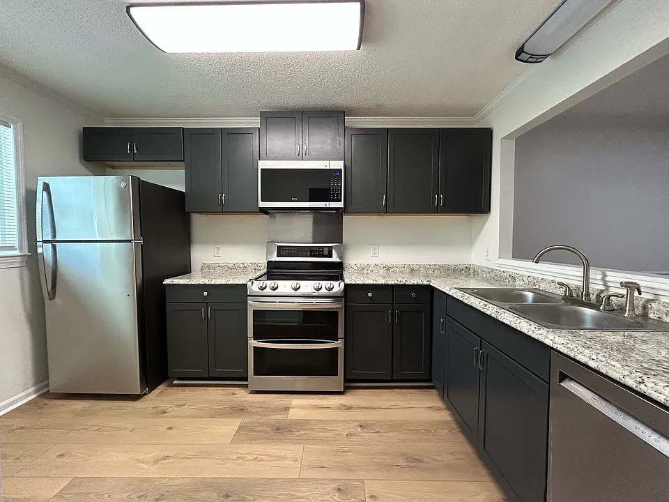 2505 W Broad St #1-221