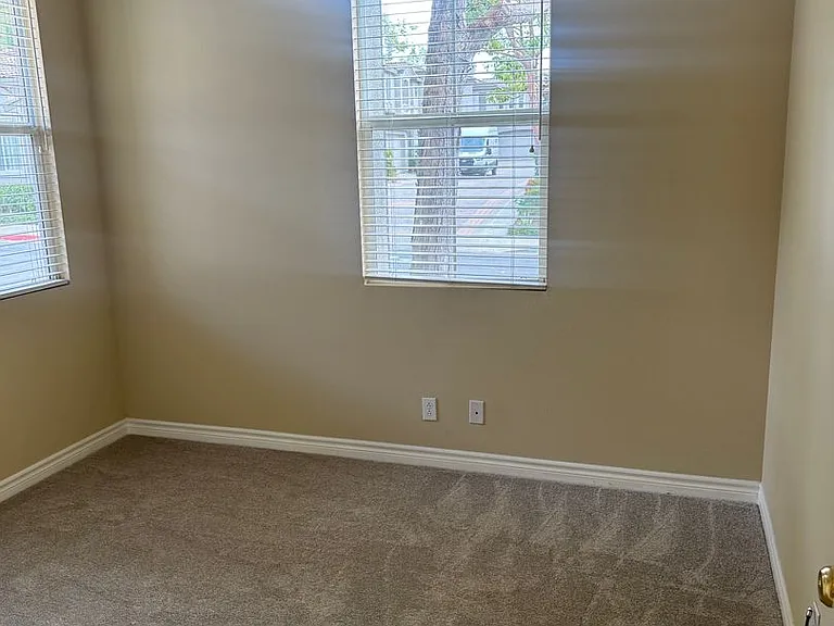 170 Trofello Ln — Photo 38