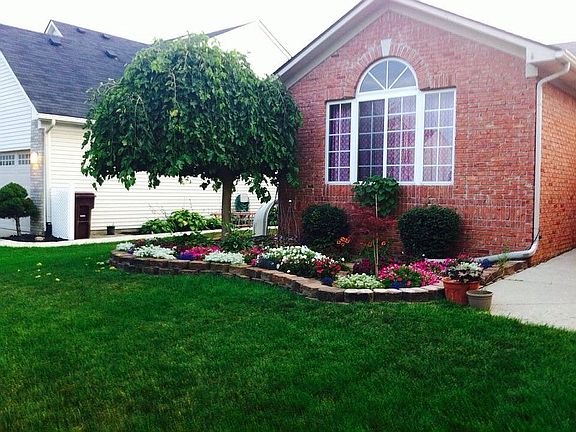 2nd image of 9816 Kent Ln