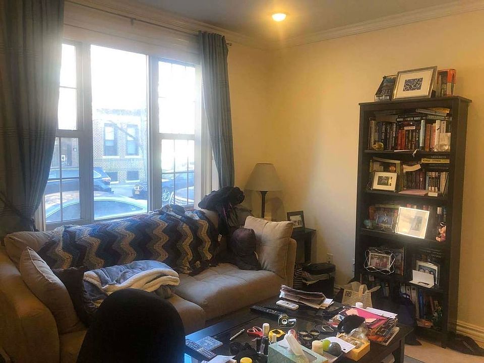 1st image of 2579 44th St #2
