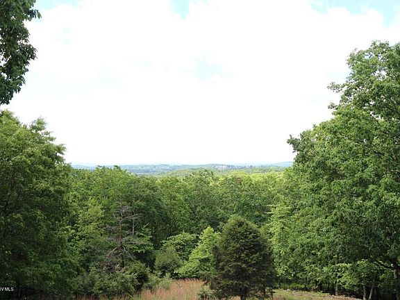 4th image of 209 Farmingdale Ln