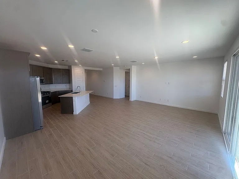 19214 W Marissa Dr — Photo 2