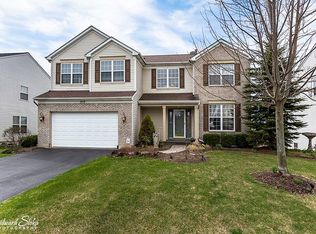 959 Harvest Cir, Crystal Lake, IL 60014