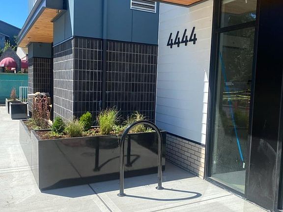 4th image of 444 6th Ave SE #111