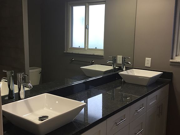 Brand new complete bathroom