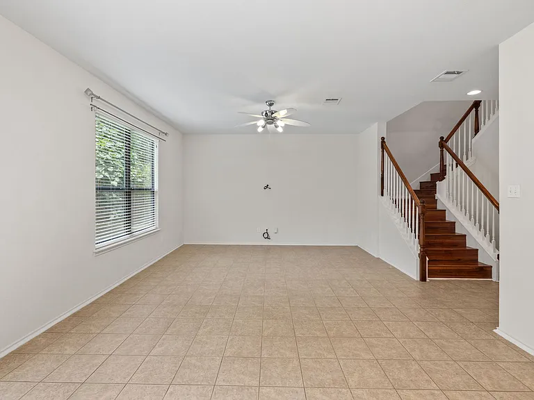 2101 Golden Arrow Ave — Photo 8