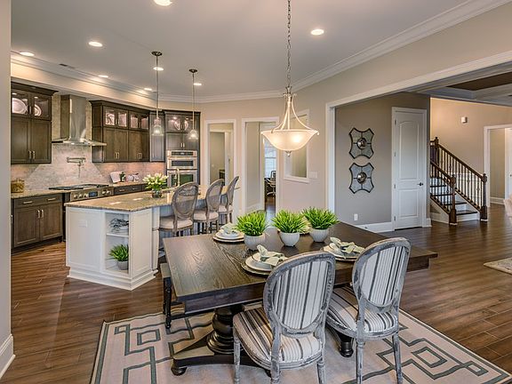 5th image of 2022 Waltham Ln