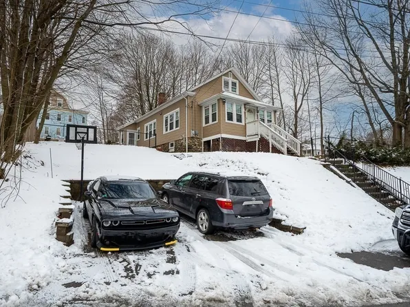 4 Stockholm St, Worcester, MA 01607