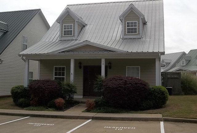 1st image of 401 Bickerstaff Ln Unit 10
