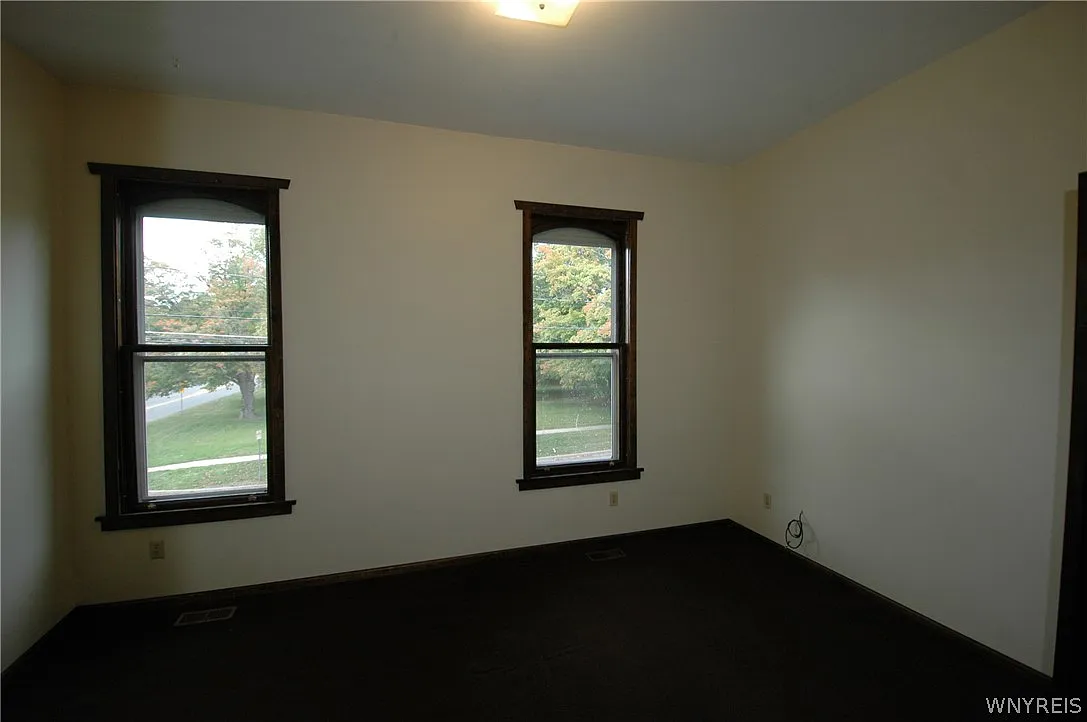 2 bed, 1.0 bath, 1000 sqft, $950 — Photo 2