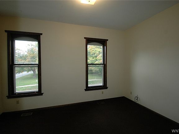 2nd image of 200 State St